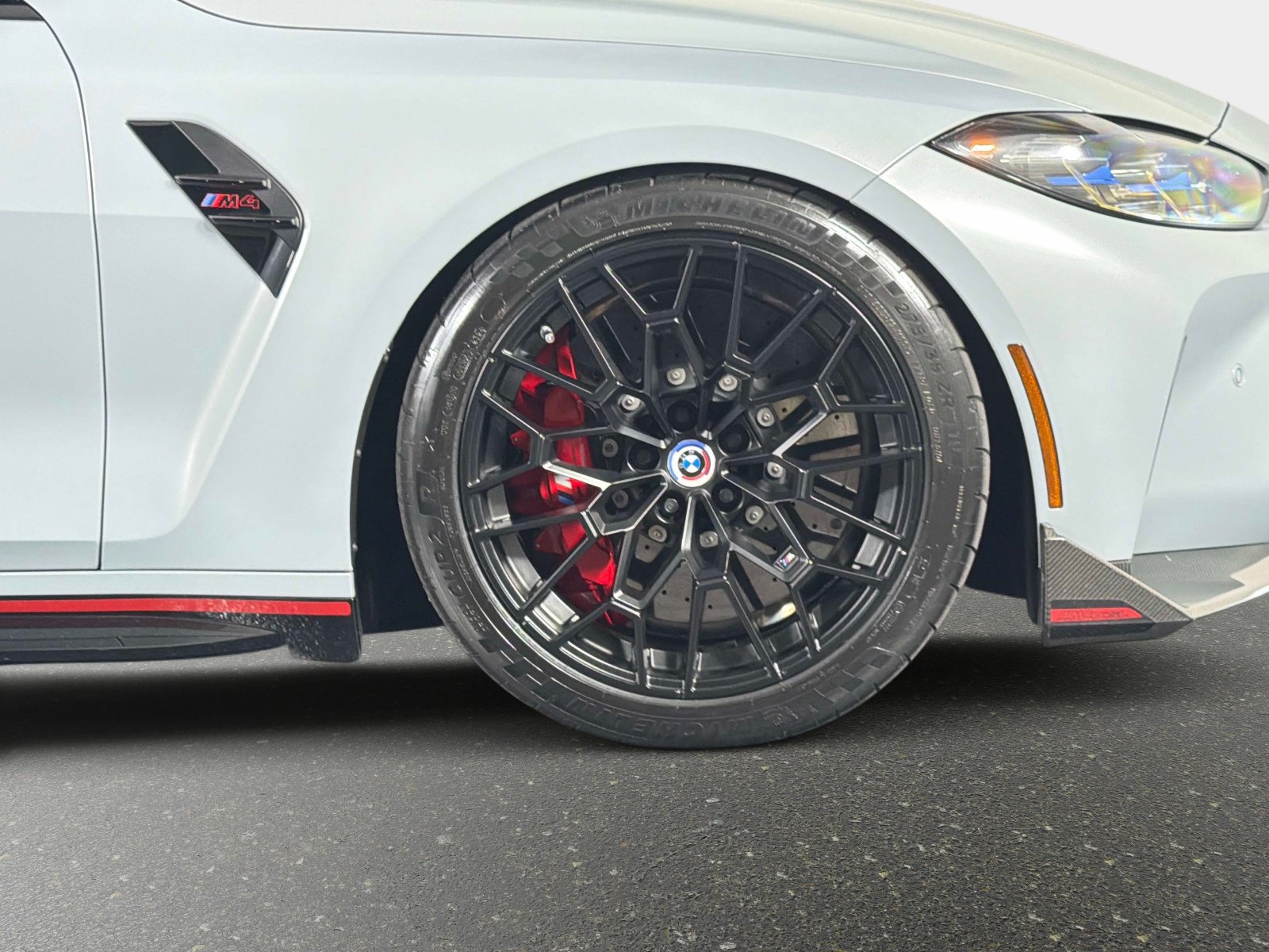Used 2023 BMW M4 CSL RWD image 3