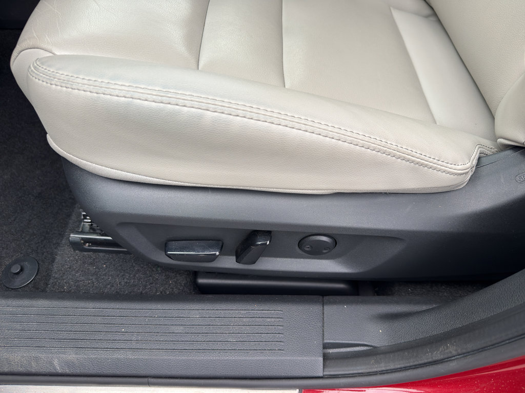 Certified 2023 Nissan Rogue SL w/ SL Premium Package image 15