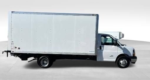 New 2025 Chevrolet Express 4500 Extended w/ Power Convenience Package RWD image 6