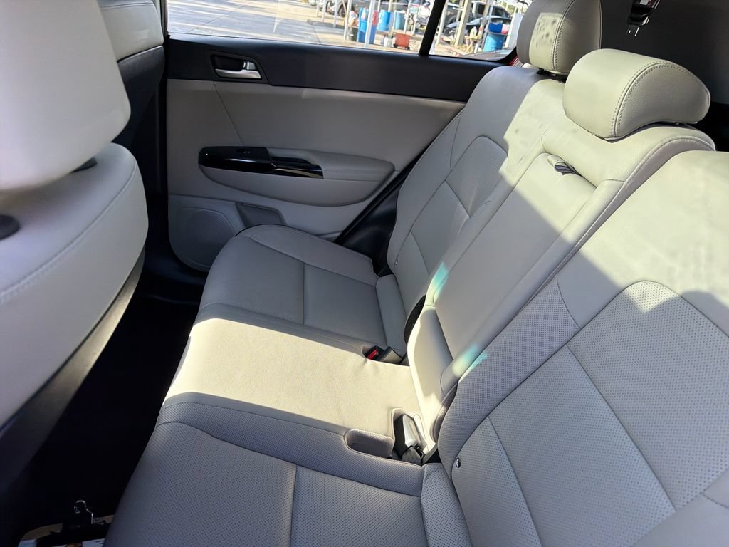 Used 2022 Kia Sportage EX w/ EX Technology Package FWD image 34