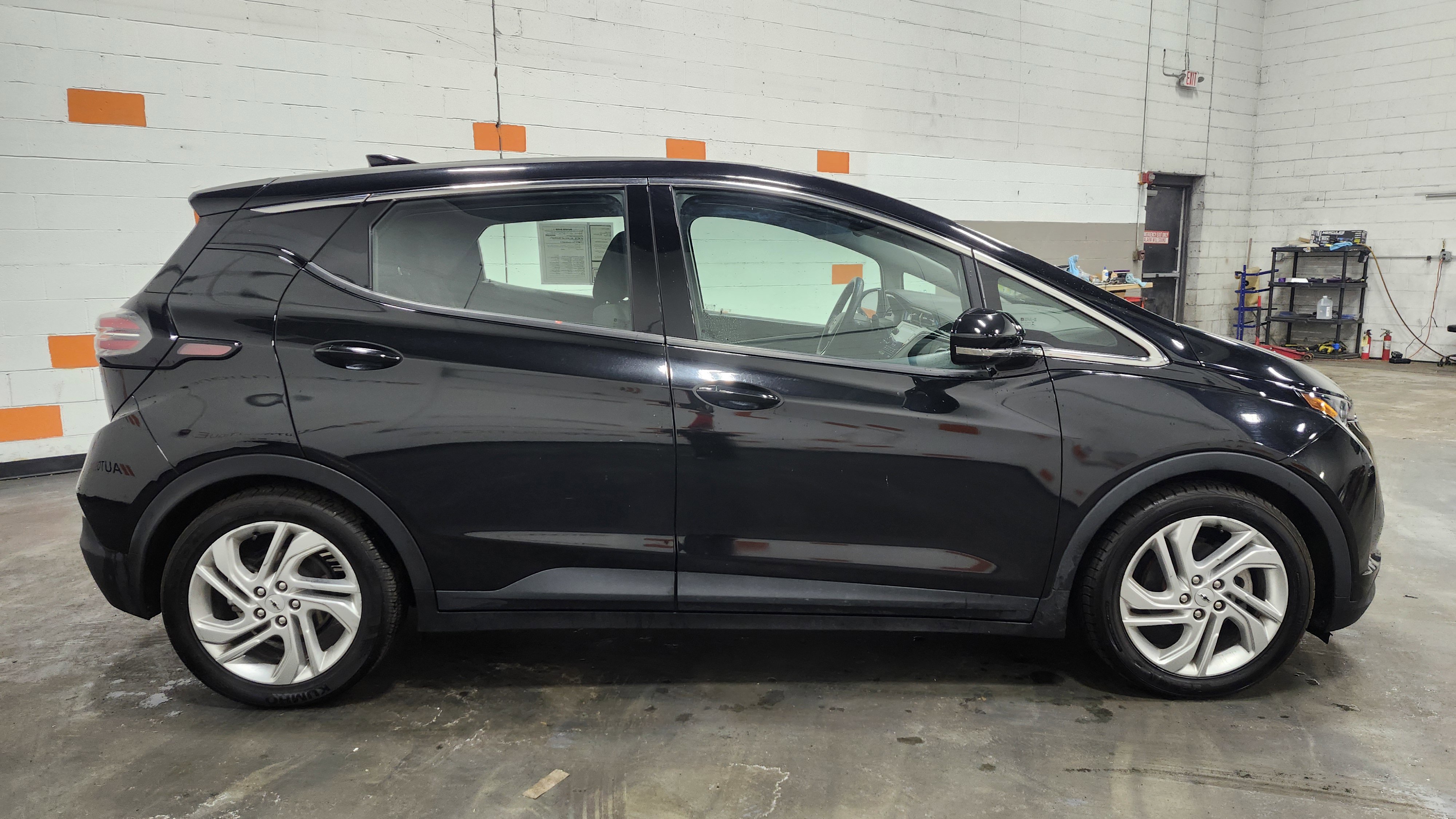 Used 2022 Chevrolet Bolt LT image 17