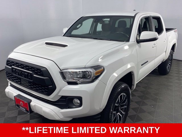 Used 2020 Toyota Tacoma TRD Sport AWD/4WD image 3