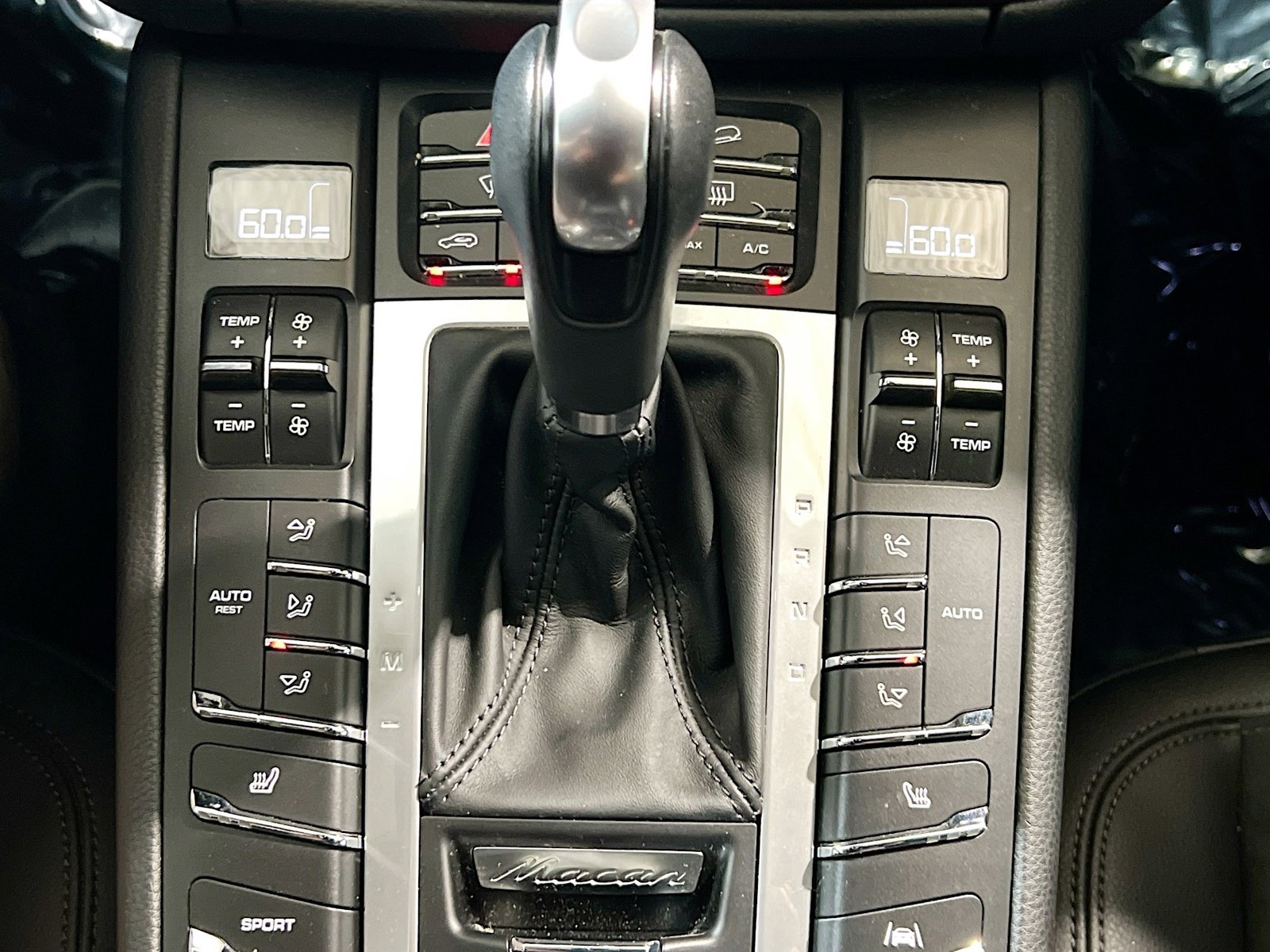 Used 2021 Porsche Macan image 13