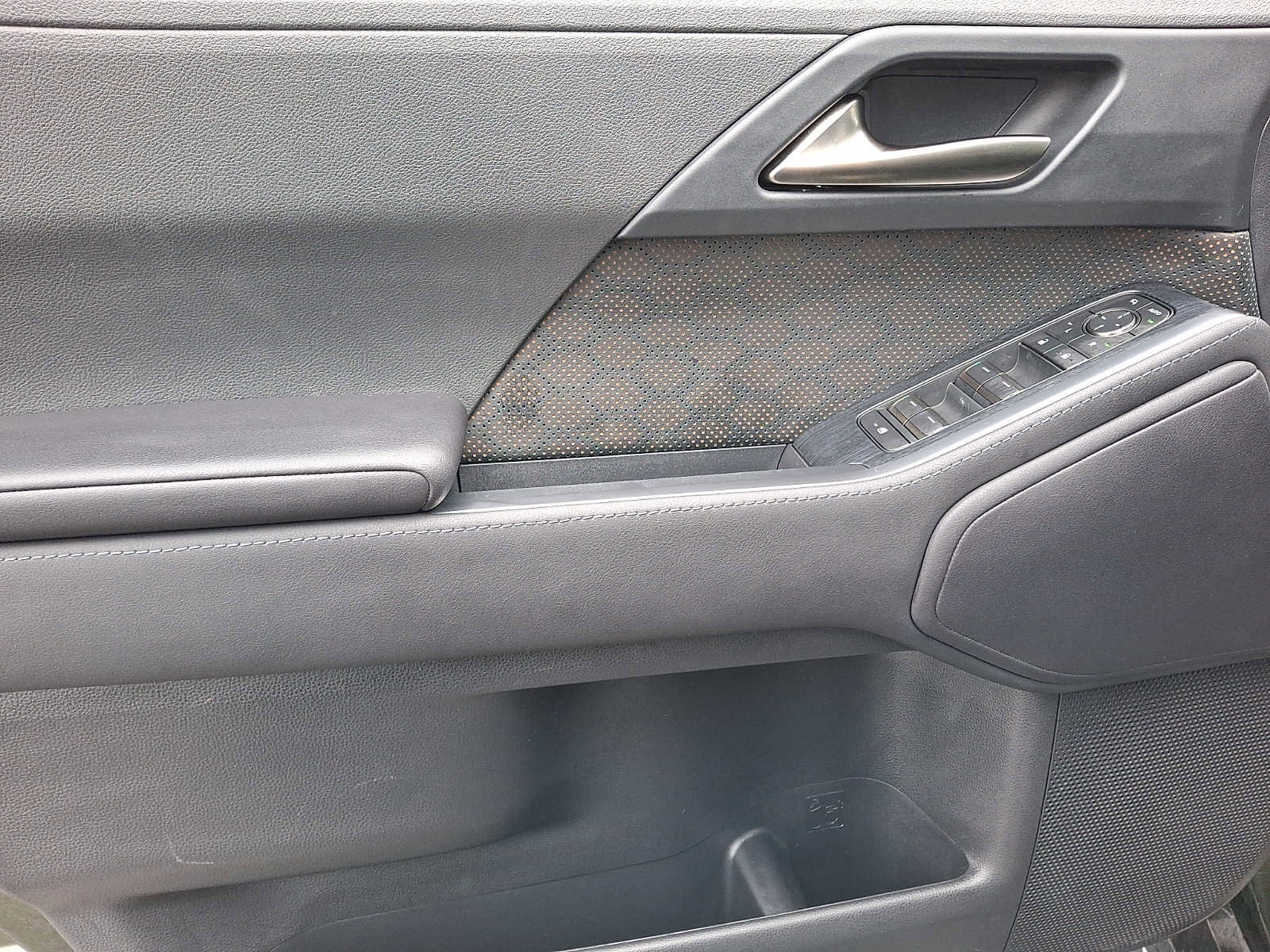 Used 2025 Lexus GX 550 image 9