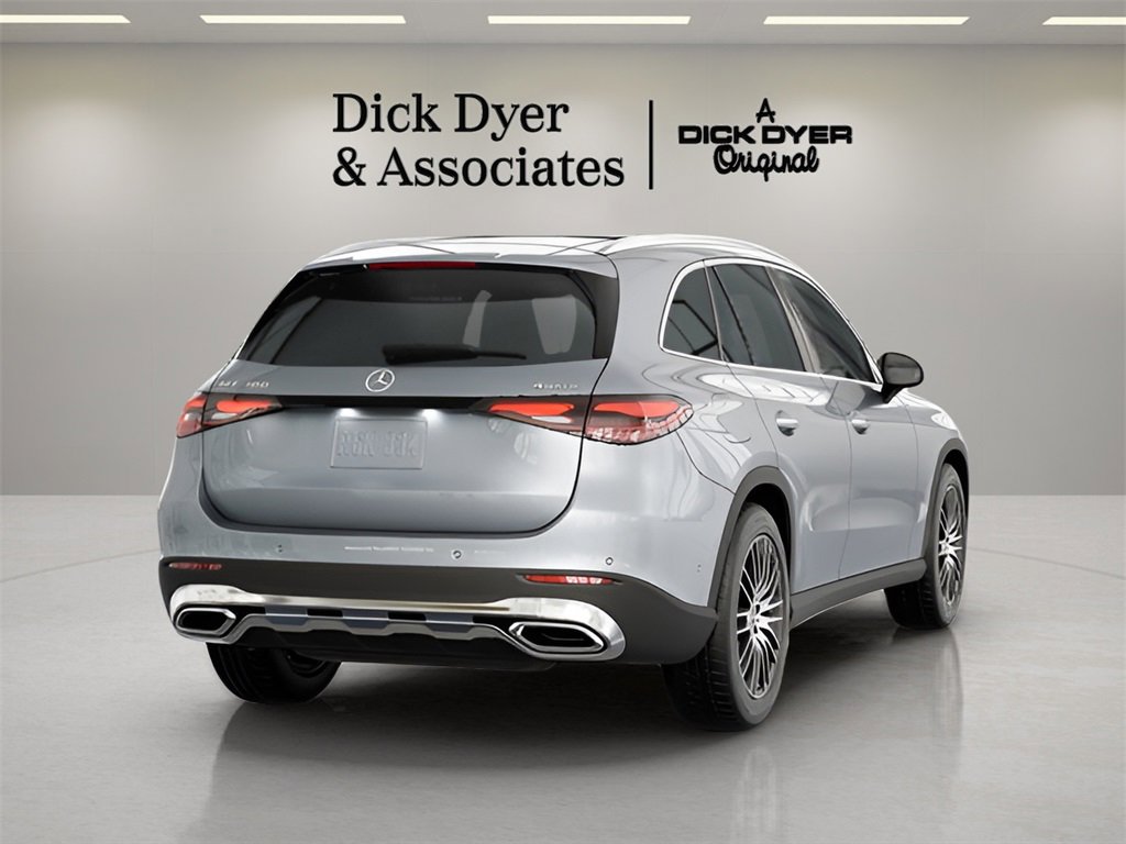 Used 2025 Mercedes-Benz GLC 300 4MATIC image 12