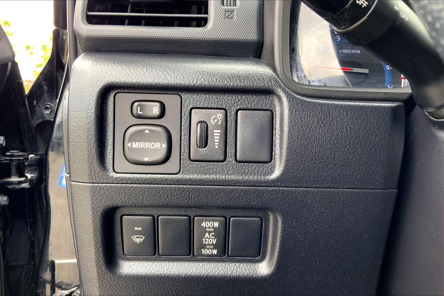 Used 2019 Toyota 4Runner TRD Off-Road Premium AWD/4WD image 32