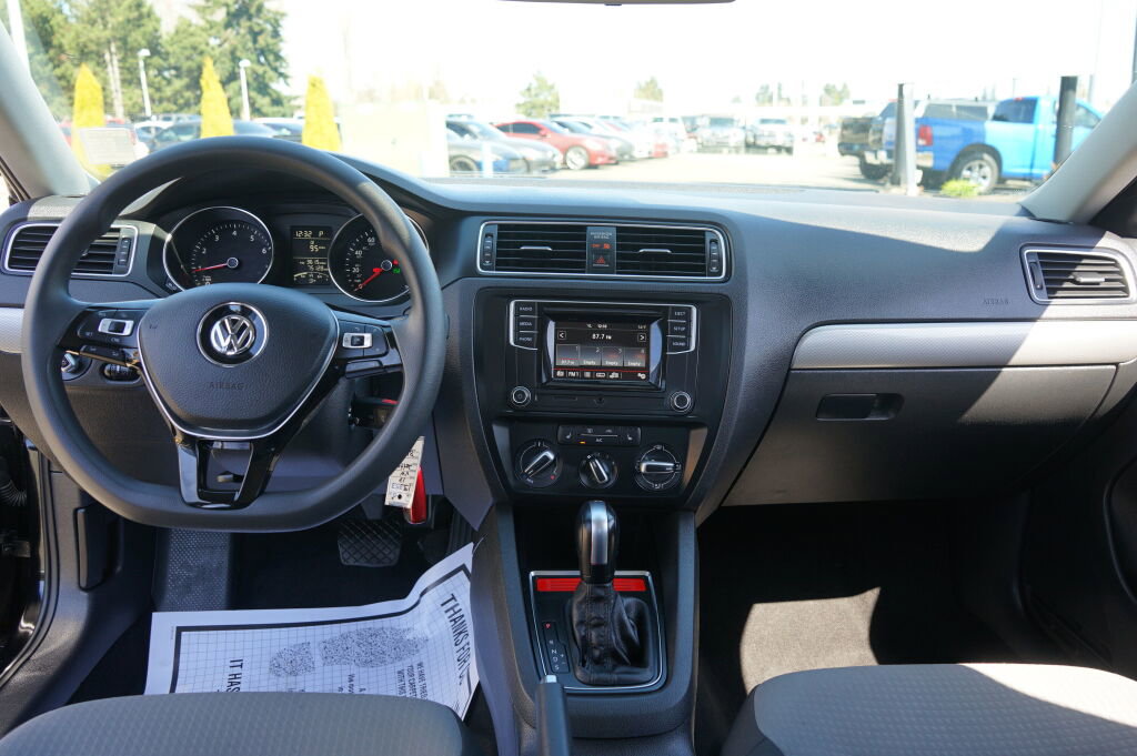 Used 2017 Volkswagen Jetta S w/ Jetta S Cold Weather Package image 15