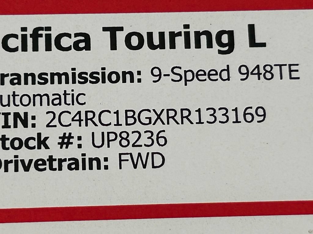 Used 2024 Chrysler Pacifica Touring-L FWD image 40
