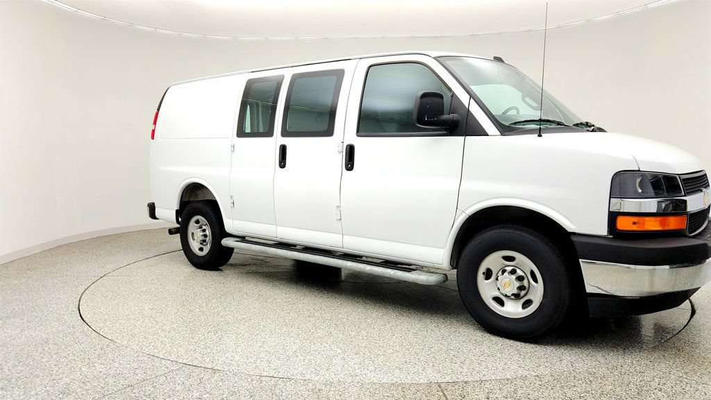 Used 2025 Chevrolet Express 2500 w/ Driver Convenience Package RWD image 3