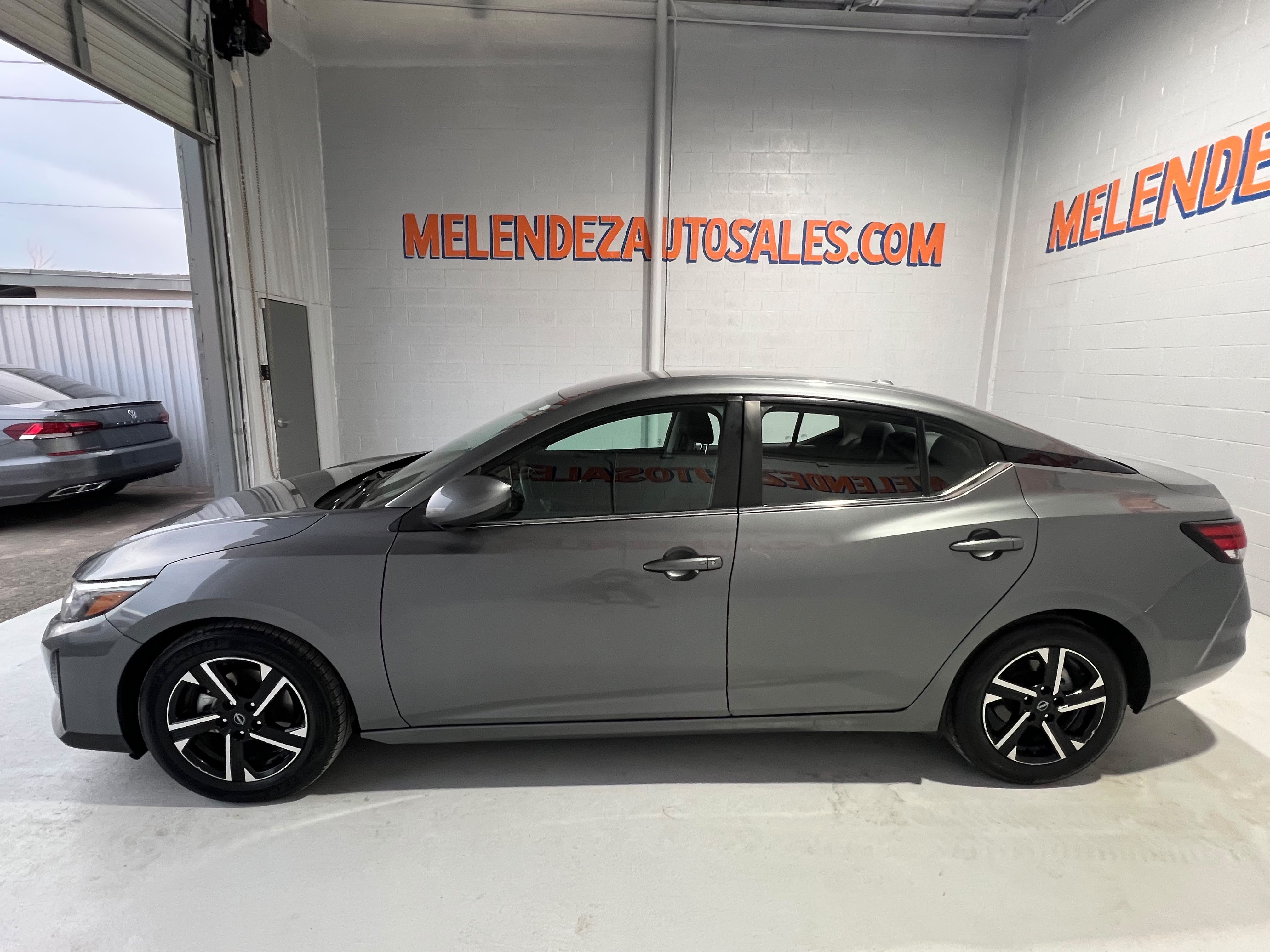 Used 2024 Nissan Sentra SV FWD image 2