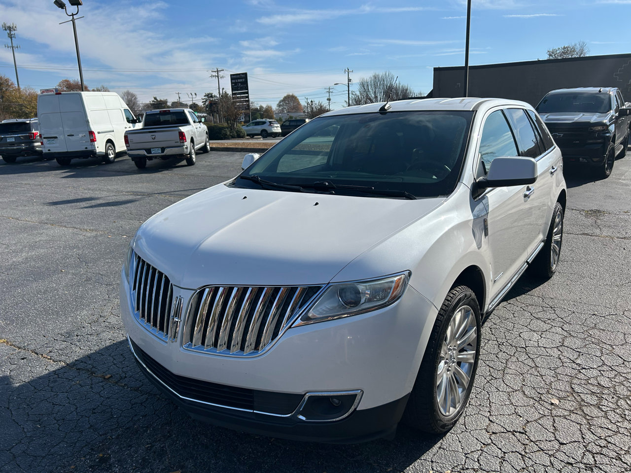 Used 2011 Lincoln MKX FWD w/ 101A Rapid Spec Order Code image 5