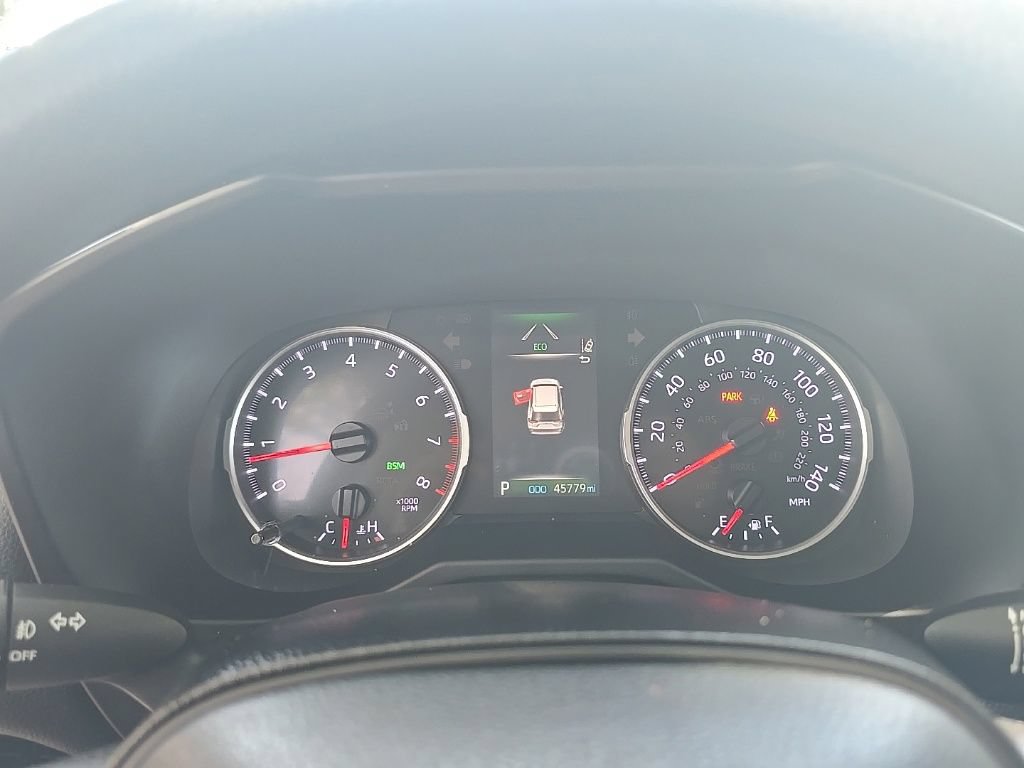 Used 2020 Toyota RAV4 XLE FWD image 21