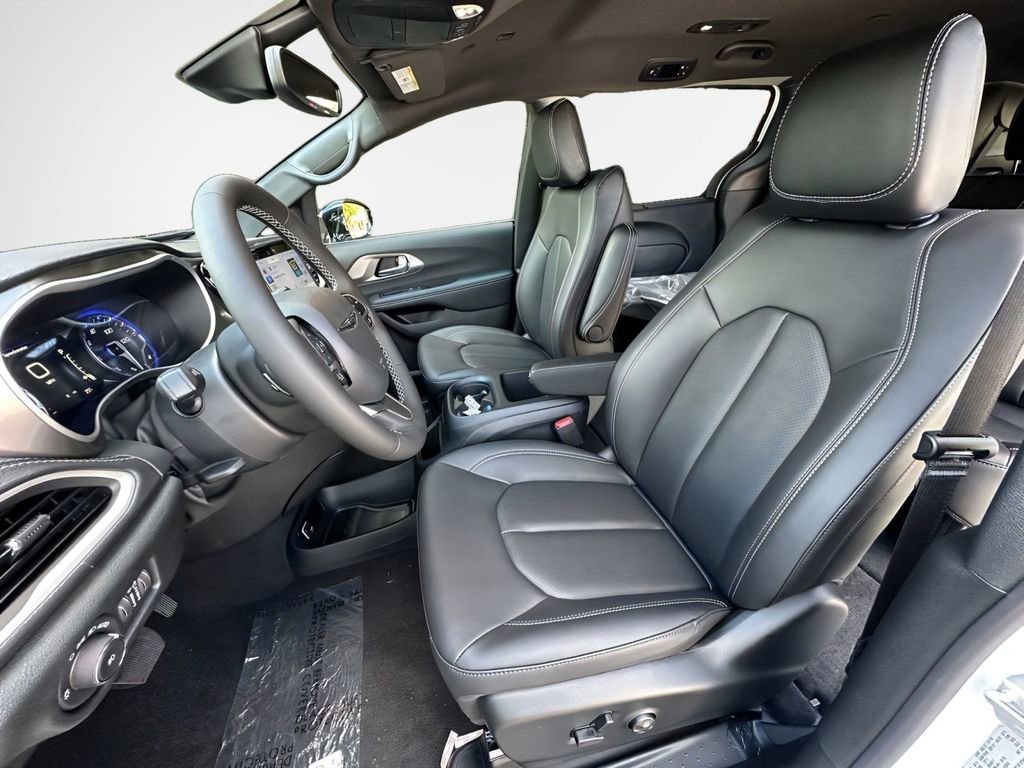 New 2026 Chrysler Pacifica Select FWD image 19