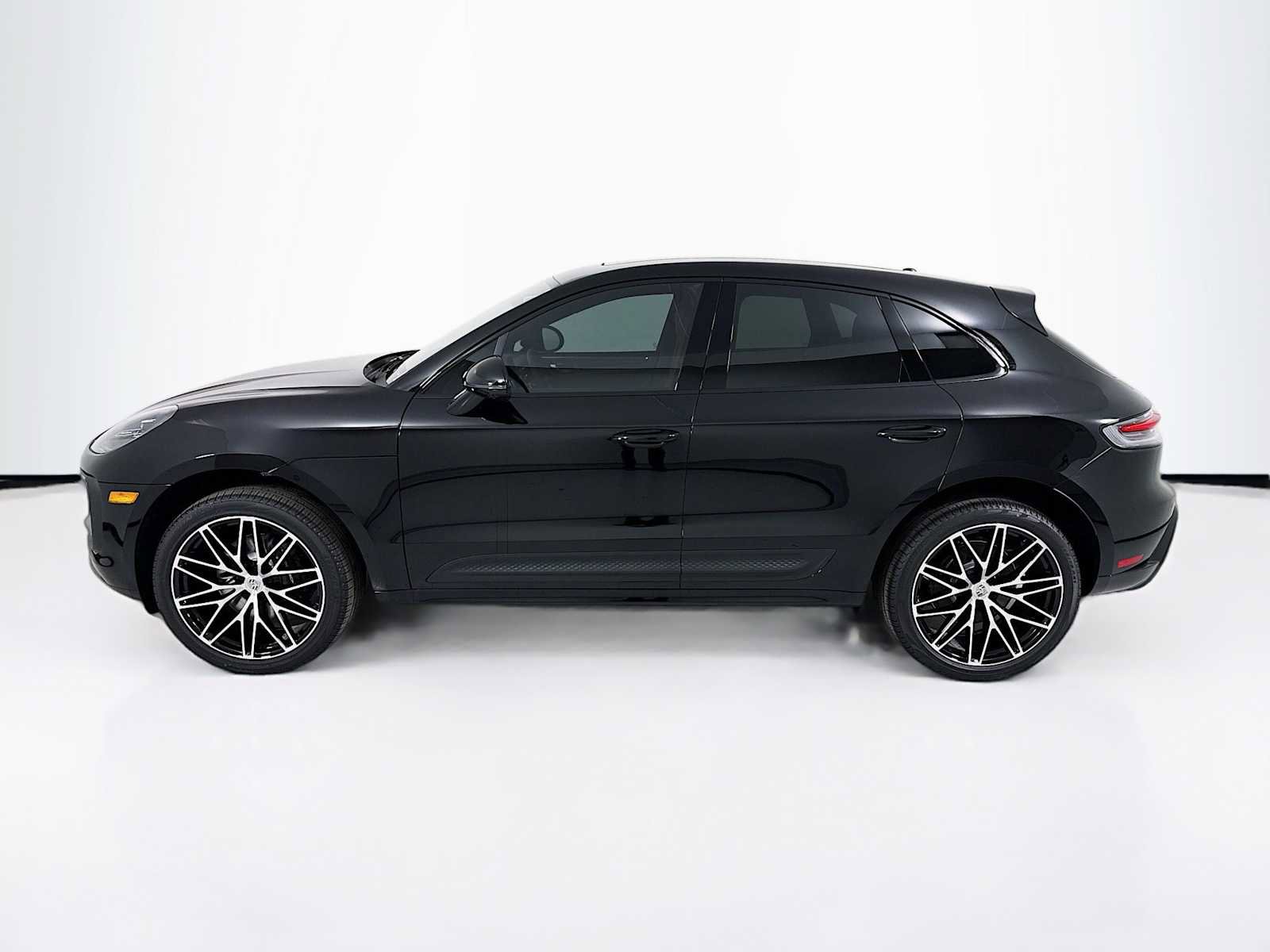 New 2026 Porsche Macan image 2