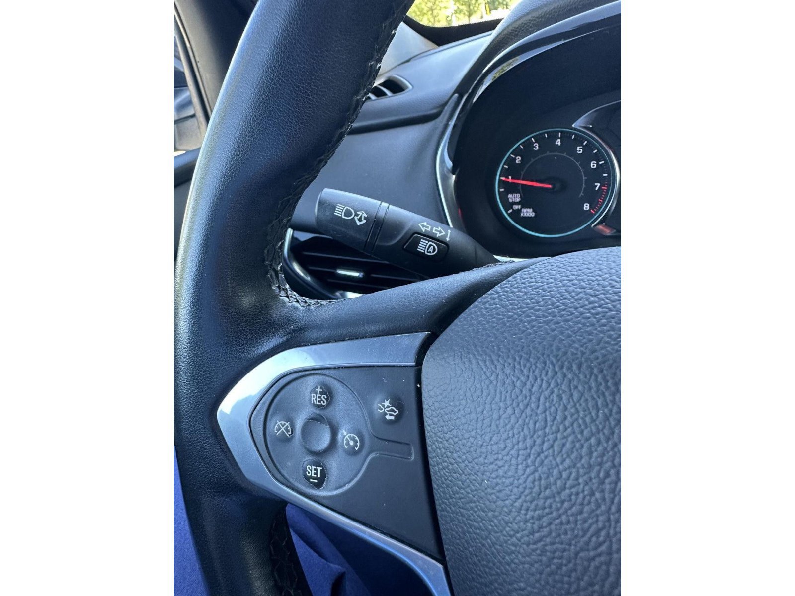 Used 2023 Chevrolet Traverse LT FWD image 45