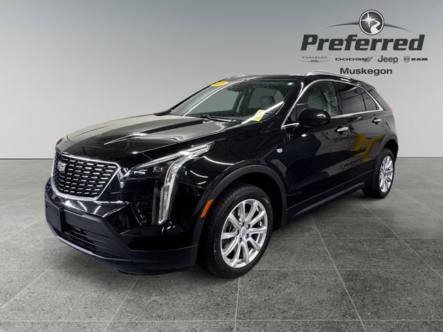 Used 2021 Cadillac XT4 Luxury w/ Cold Weather Package image 10