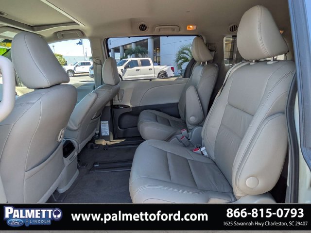 Used 2016 Toyota Sienna XLE FWD image 13