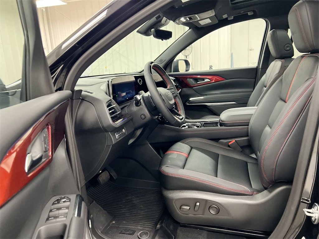 New 2026 Chevrolet Traverse RS w/ LPO, Floor Liner Package image 20