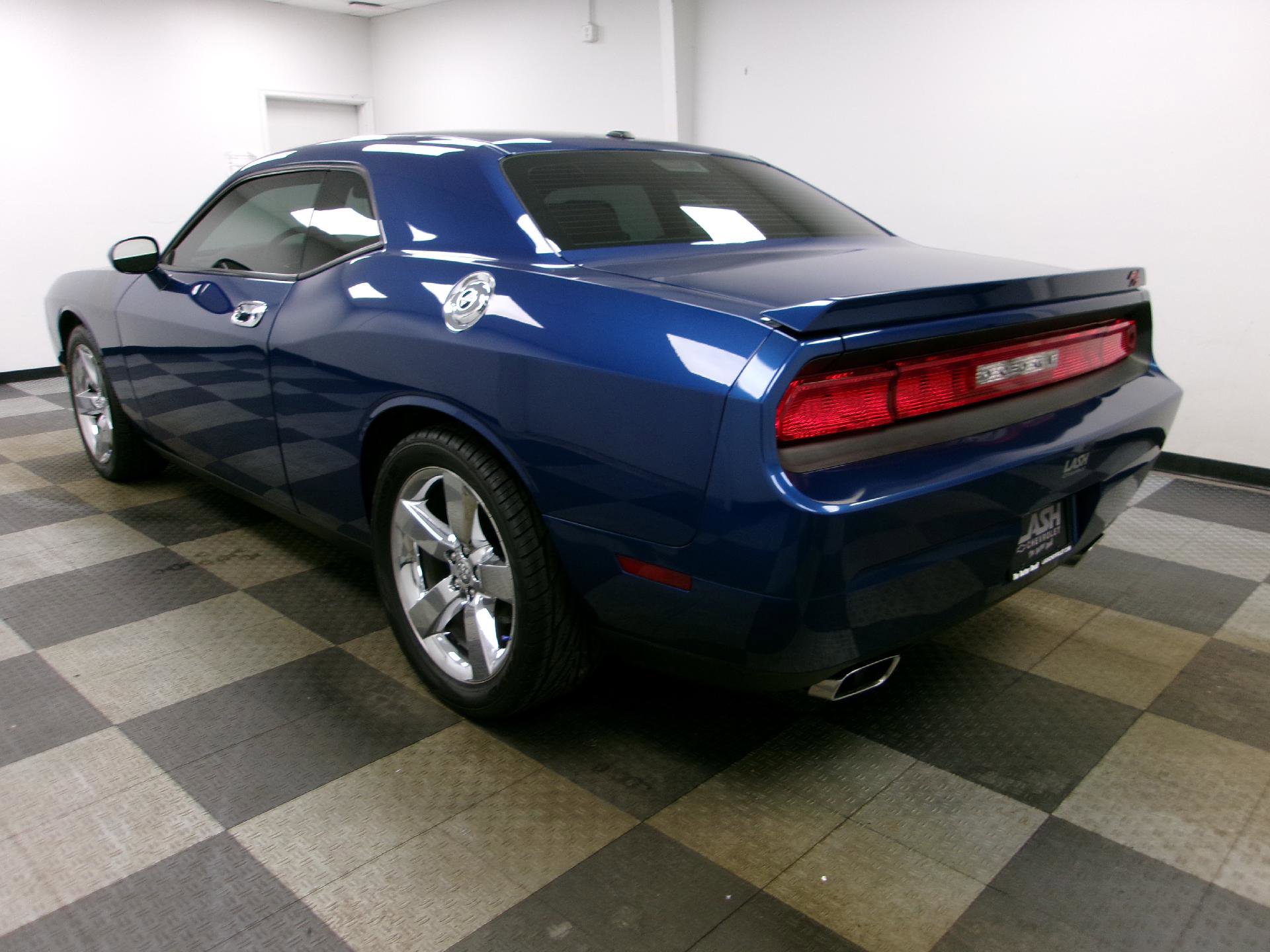 Used 2009 Dodge Challenger R/T image 2
