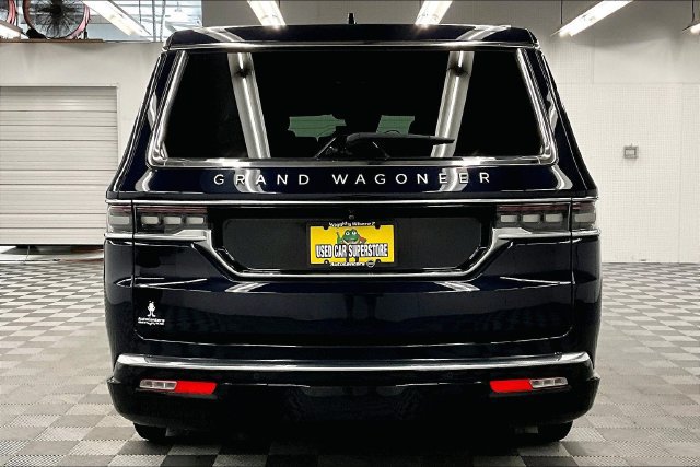 Used 2025 Jeep Grand Wagoneer L Series III w/ Rear-Seat Entertainment Group AWD/4WD image 5