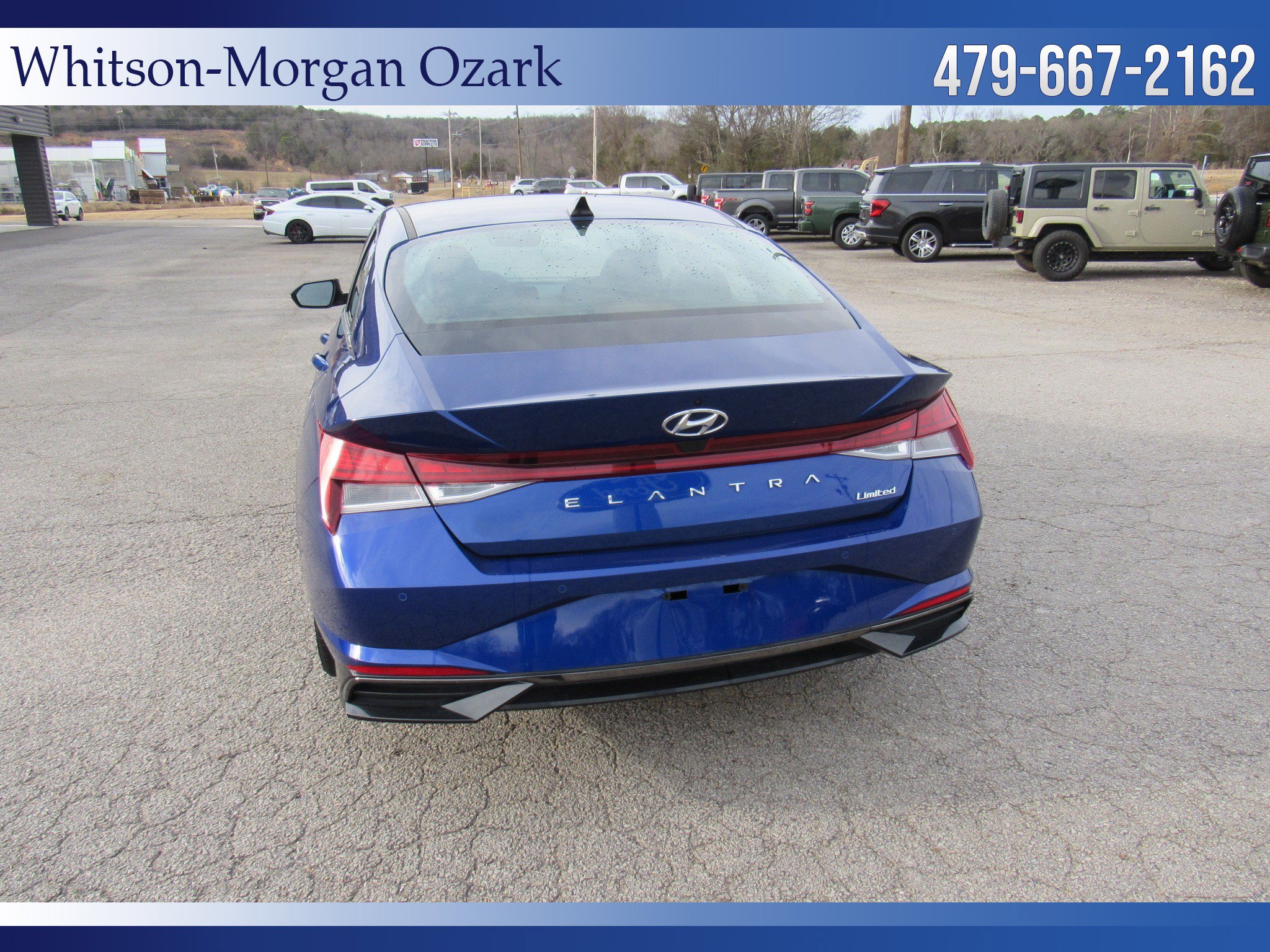 Used 2023 Hyundai Elantra Limited w/ Preferred Accessory Package image 10