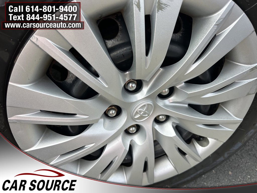 Used 2012 Toyota Camry LE image 25