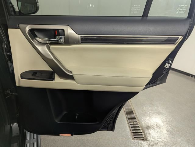 Used 2020 Lexus GX 460 Premium w/ Premium Package image 22