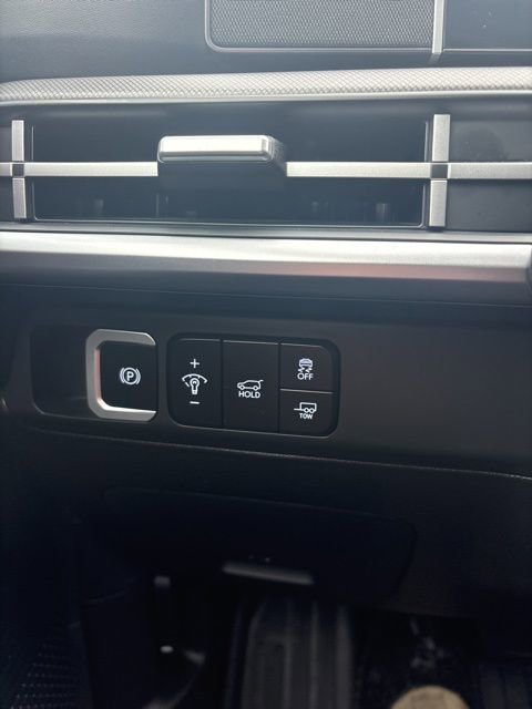 Used 2025 Hyundai Santa Fe XRT image 16