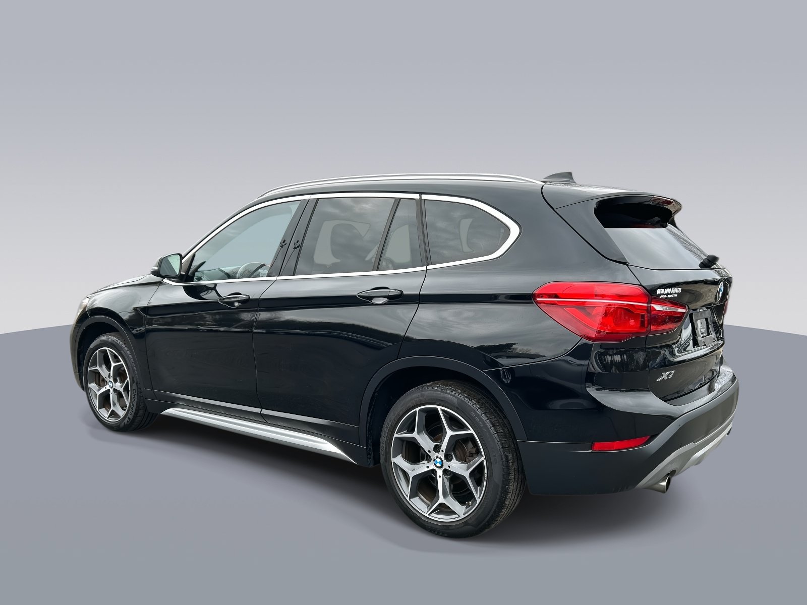 Used 2018 BMW X1 xDrive28i w/ Convenience Package AWD/4WD image 5