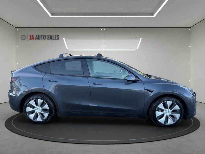 Used 2021 Tesla Model Y Long Range image 6