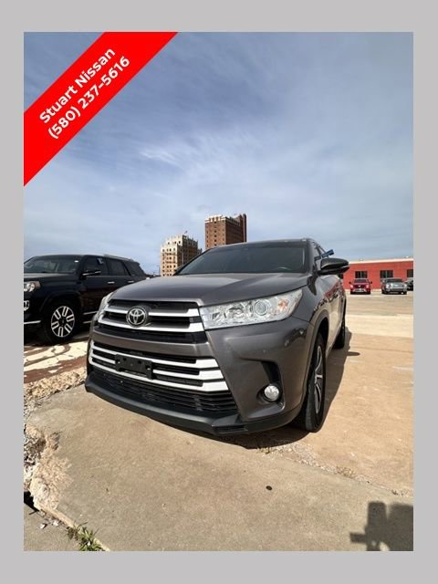 Used 2019 Toyota Highlander XLE FWD image 1