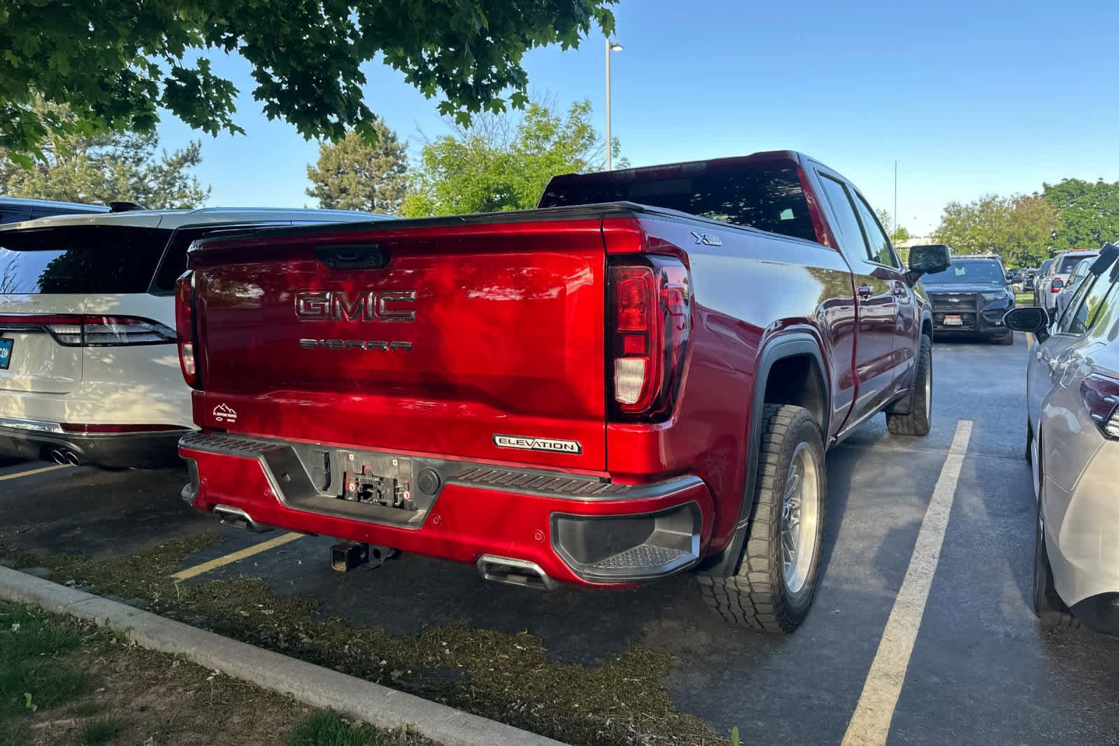 Used 2023 GMC Sierra 1500 Elevation w/ Elevation Premium Package AWD/4WD image 4