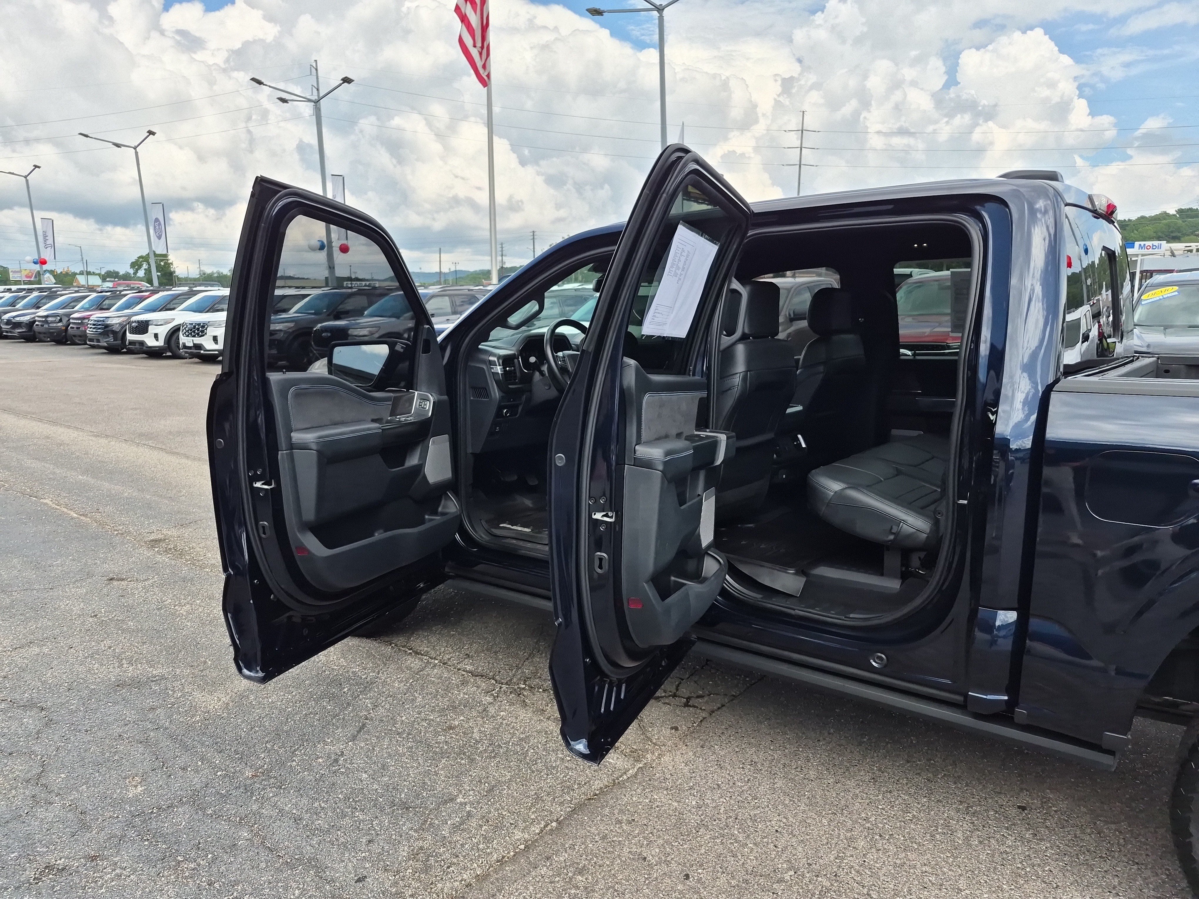 Used 2025 Ford F150 Platinum AWD/4WD image 18