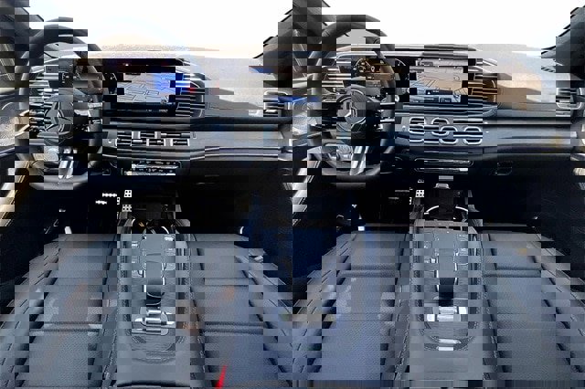 New 2025 Mercedes-Benz GLS 450 4MATIC image 7