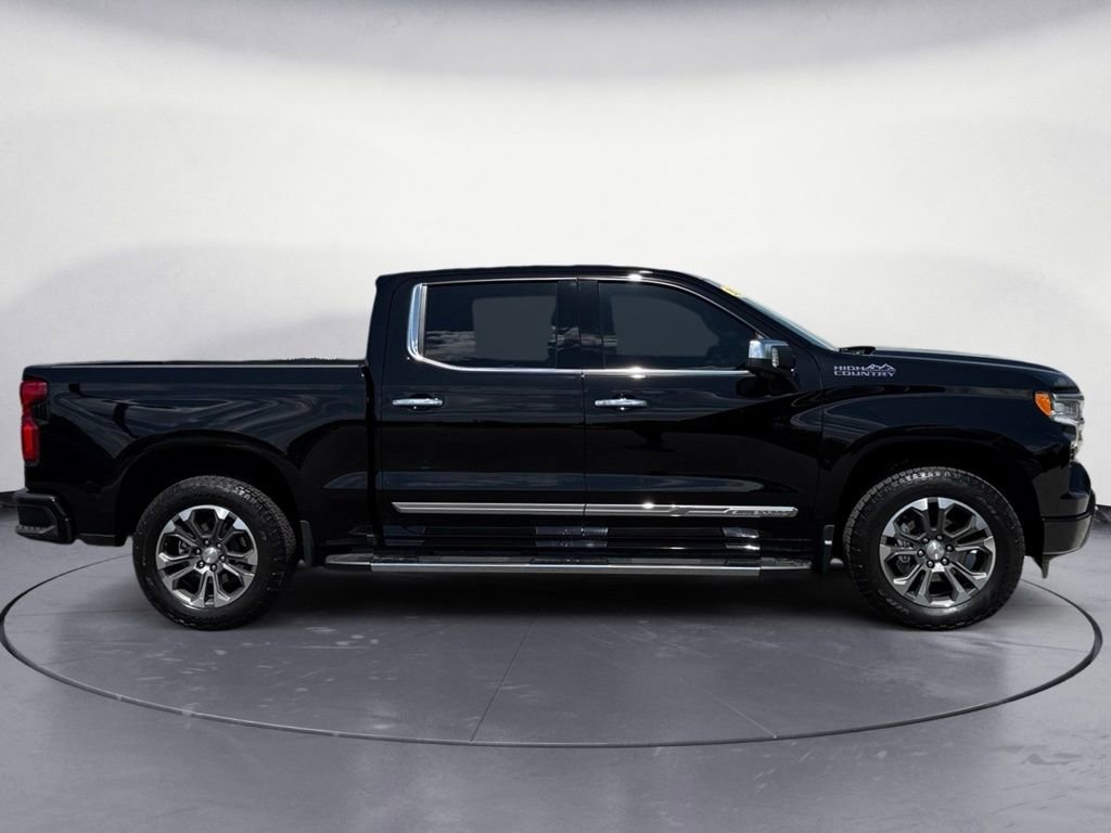 Used 2025 Chevrolet Silverado 1500 High Country w/ Z71 Off-Road Package AWD/4WD image 6