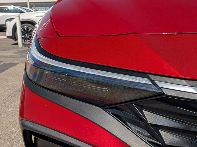 Used 2025 Hyundai Elantra Blue image 6