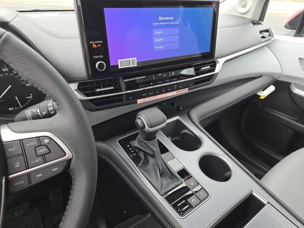 New 2026 Toyota Sienna XLE image 34