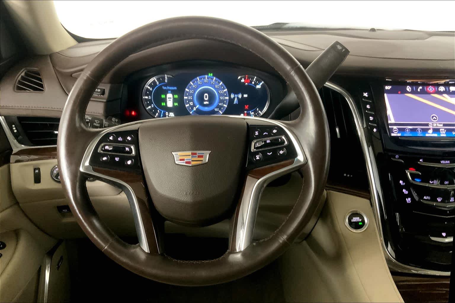 Used 2016 Cadillac Escalade Premium AWD/4WD image 6