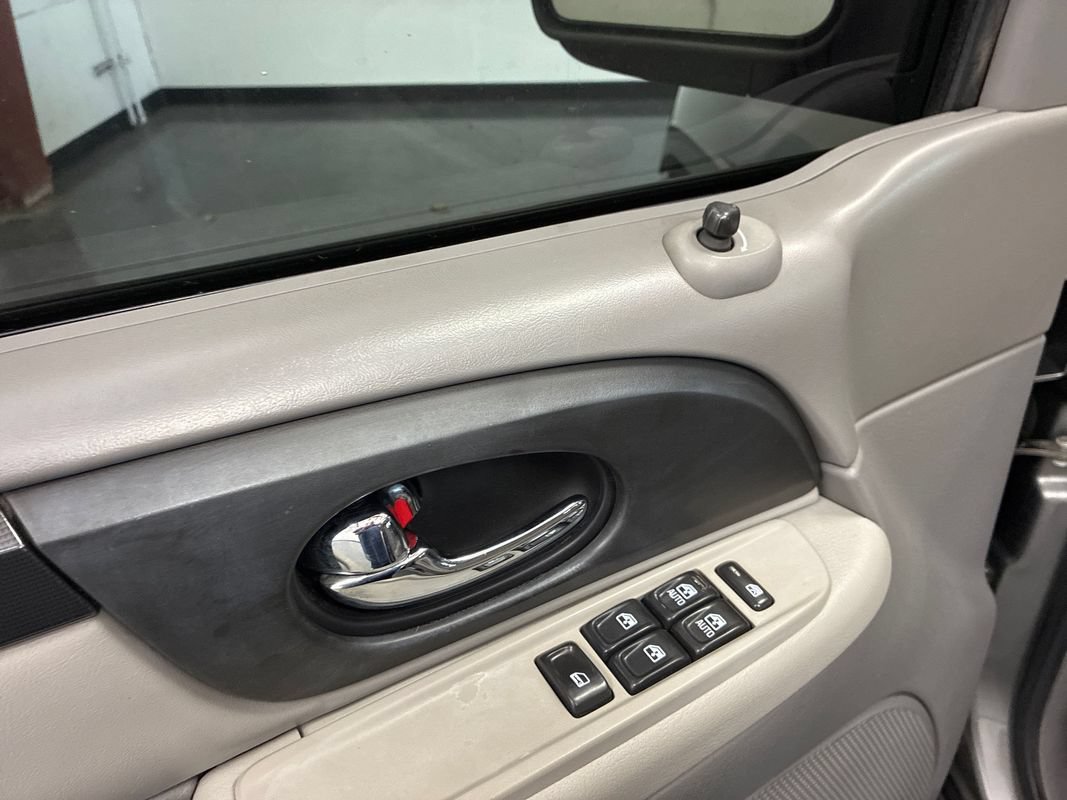 Used 2005 GMC Envoy SLE w/ Sle Preferred Equipment Group AWD/4WD image 10