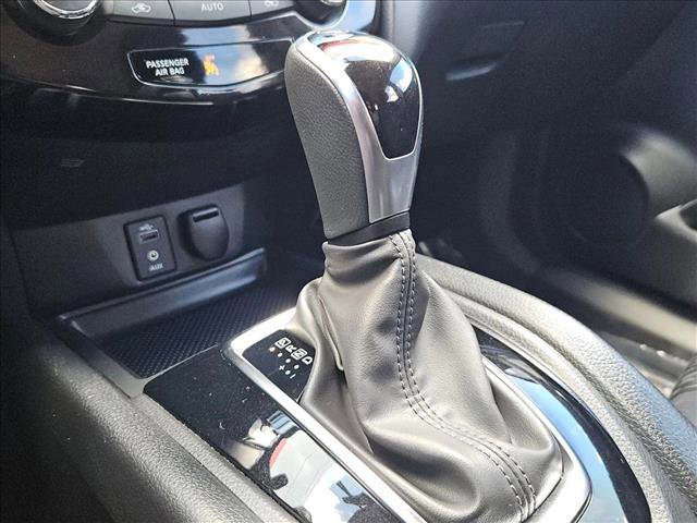 Used 2017 Nissan Rogue SV image 12