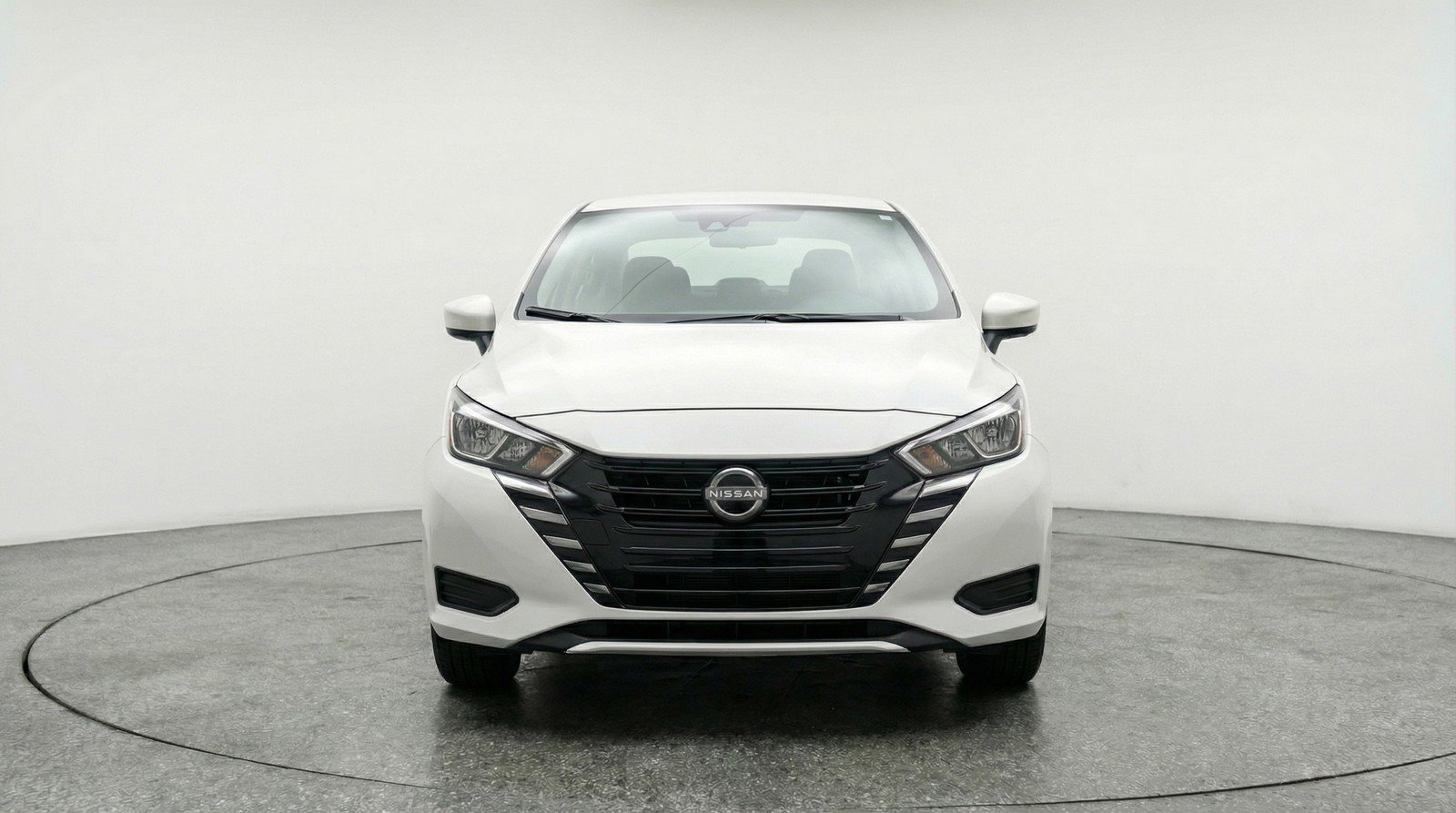 Used 2025 Nissan Versa SV image 2