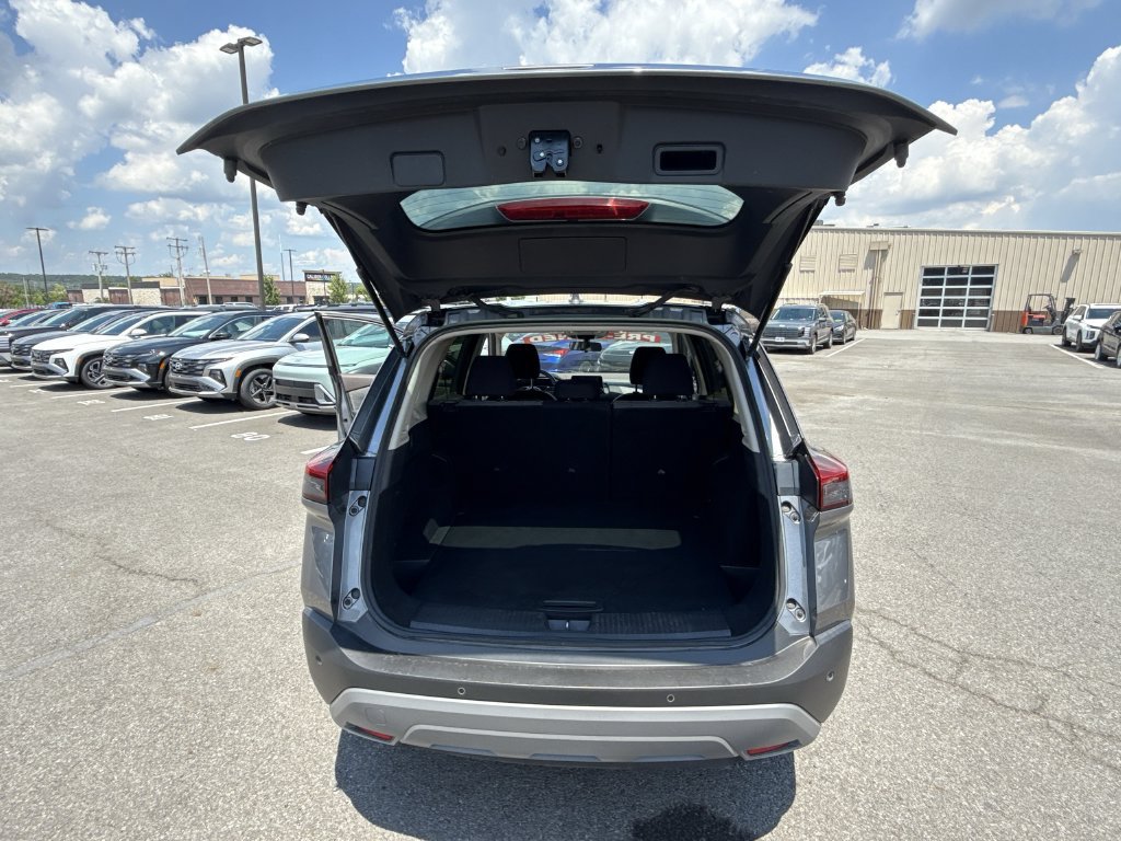 Used 2023 Nissan Rogue SV FWD image 31