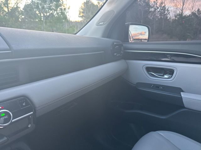 Used 2025 Honda Pilot Touring image 25