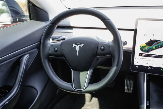 Used 2020 Tesla Model 3 Standard Range Plus RWD image 16
