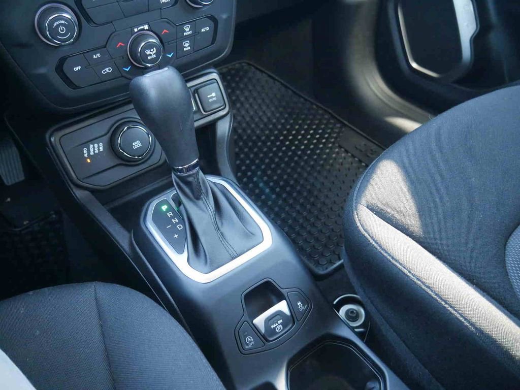 Certified 2023 Jeep Renegade Latitude image 25