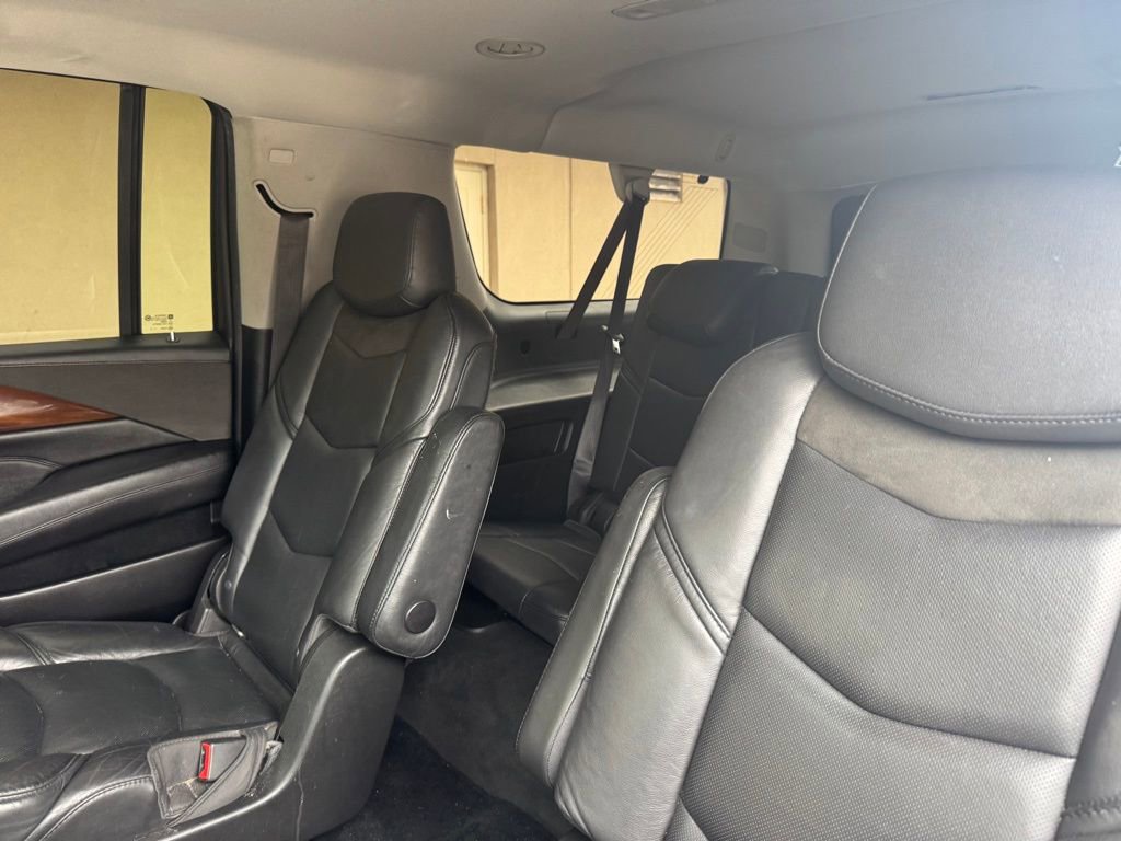 Used 2018 Cadillac Escalade ESV Luxury image 16