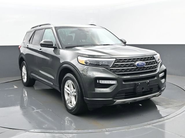 Used 2022 Ford Explorer XLT w/ Equipment Group 202A image 3