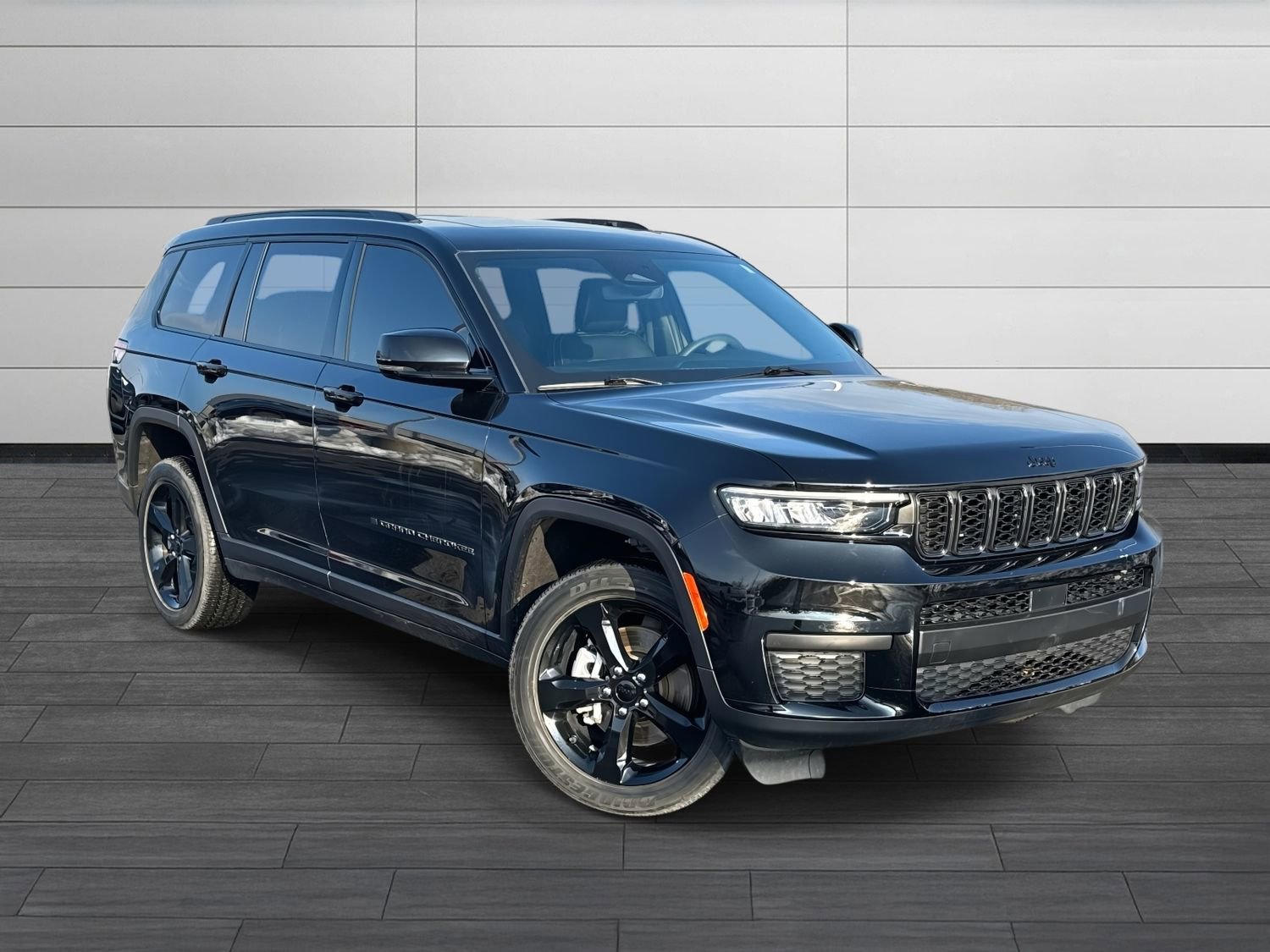 Used 2023 Jeep Grand Cherokee L Altitude image 2