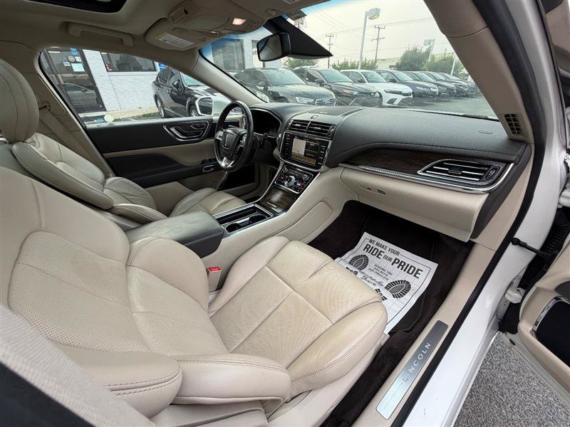 Used 2018 Lincoln Continental Select w/ Continental Climate Package AWD/4WD image 29