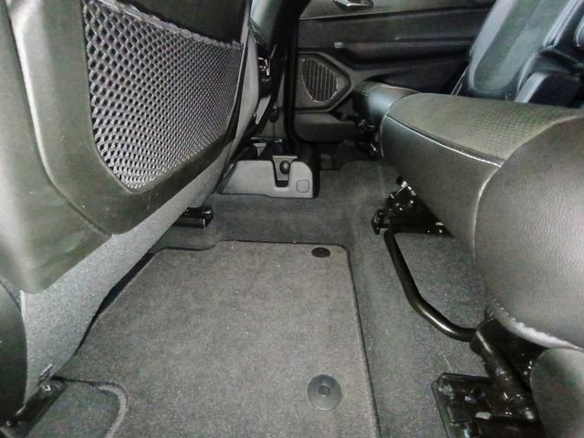 Used 2025 Jeep Grand Cherokee L Altitude RWD image 58